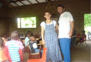 Hosana, Dovani e as crian&ccedil;as na escola da tabanca